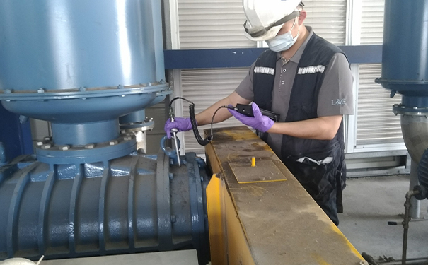 罗茨鼓草莓视频黄版APP下载保养